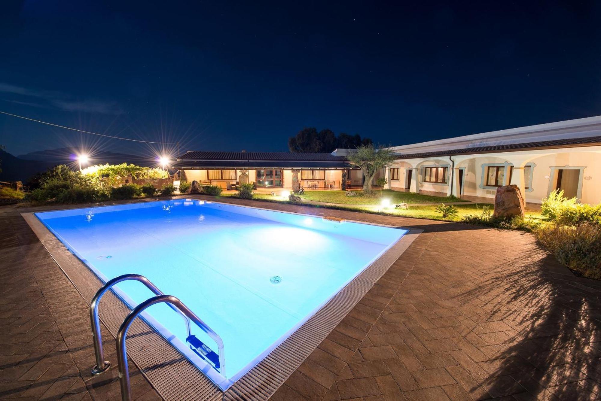 Agriturismo Irghitula Posada  Bagian luar foto